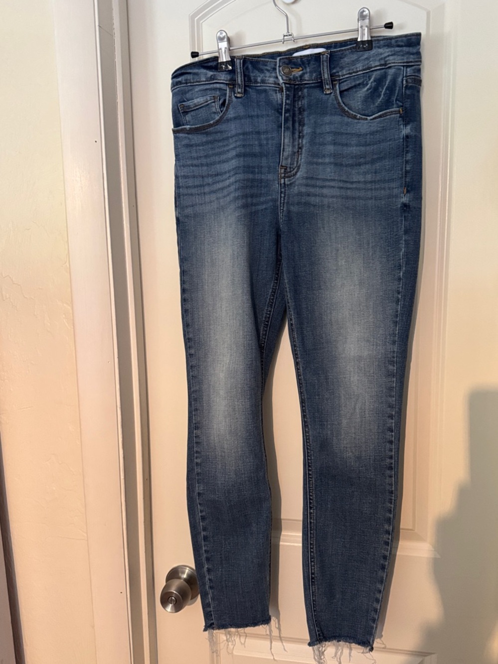 Studio Blue woman’s Skinny Jeans in Medium Blue Wash